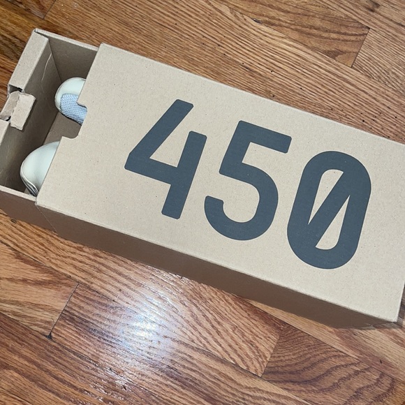 Authentic YEEZY 450 - Picture 4 of 5